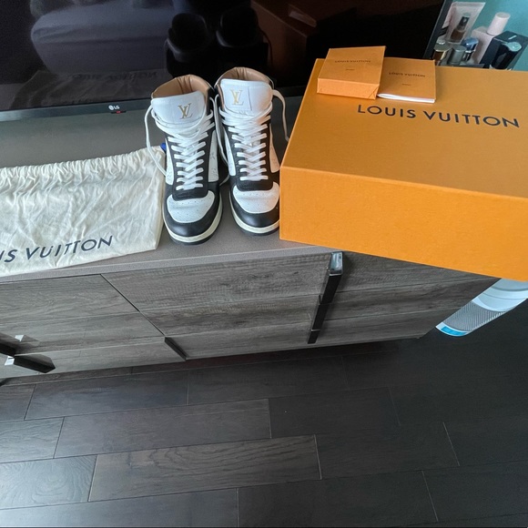 Louis Vuitton high top sneakers - Picture 7 of 8